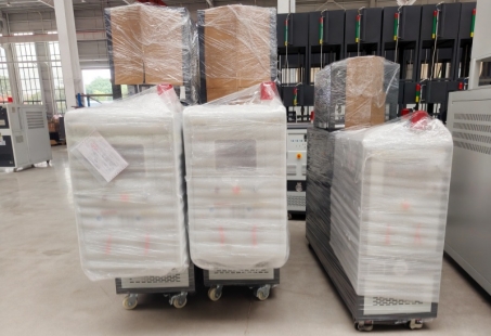 تم الانتهاء من ثلاثة أجهزة للتحكم في درجة حرارة قوالب الزيت لمشروع غرفة المناخ